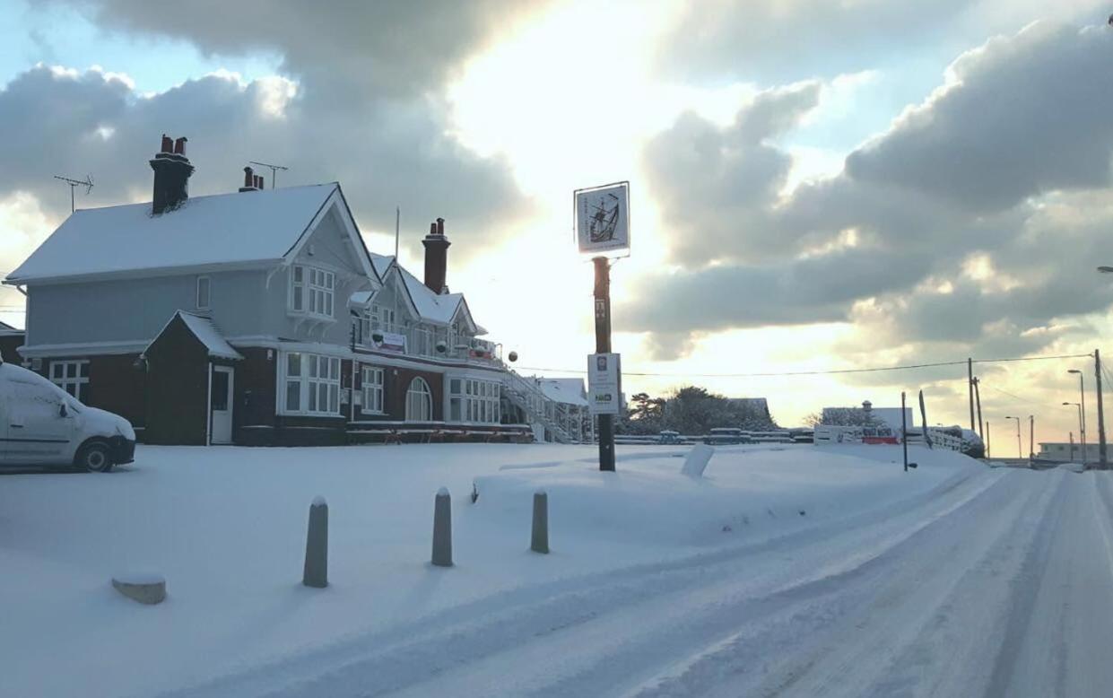 The Victory At Mersea West Mersea Extérieur photo