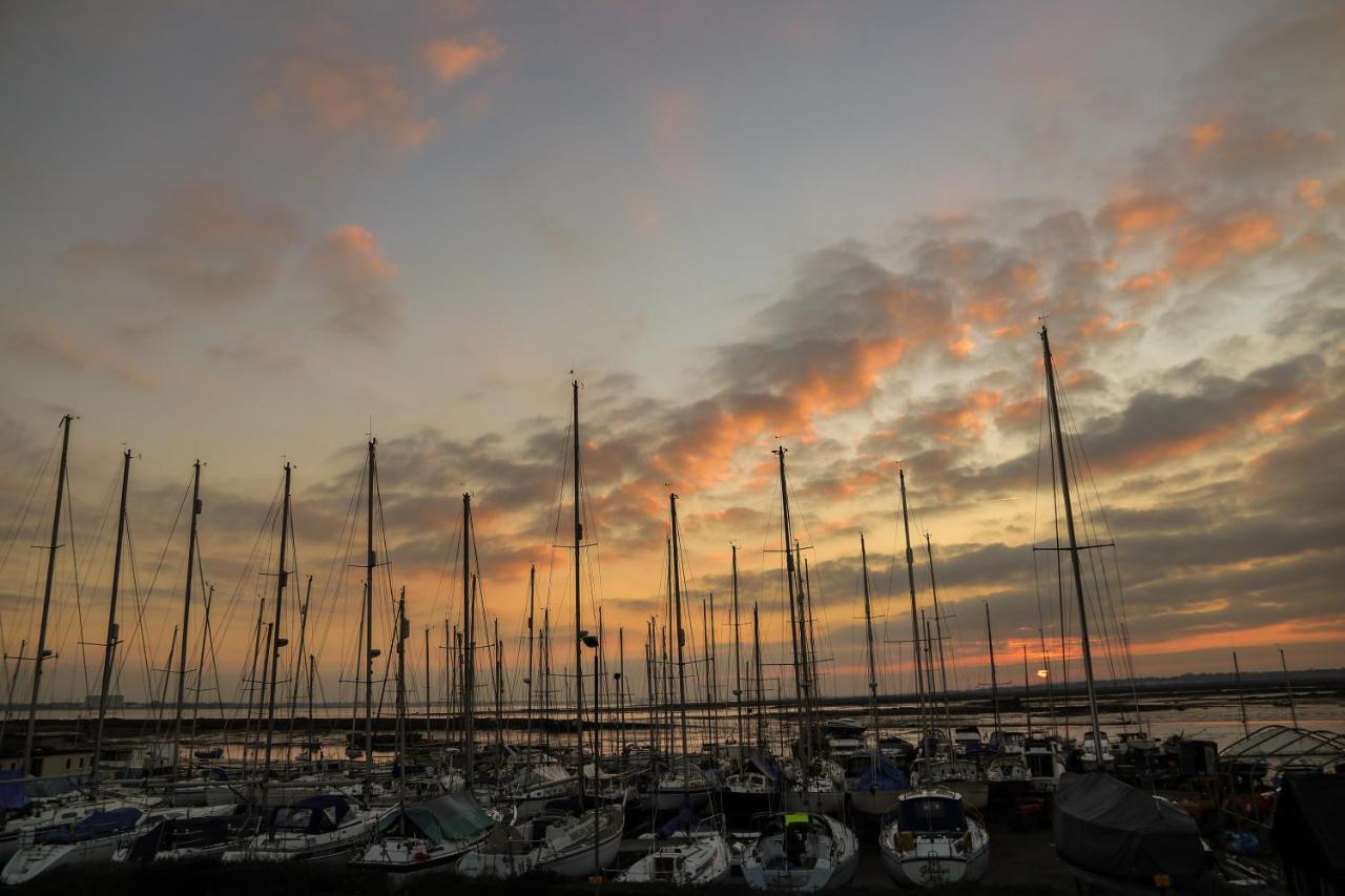 The Victory At Mersea West Mersea Extérieur photo