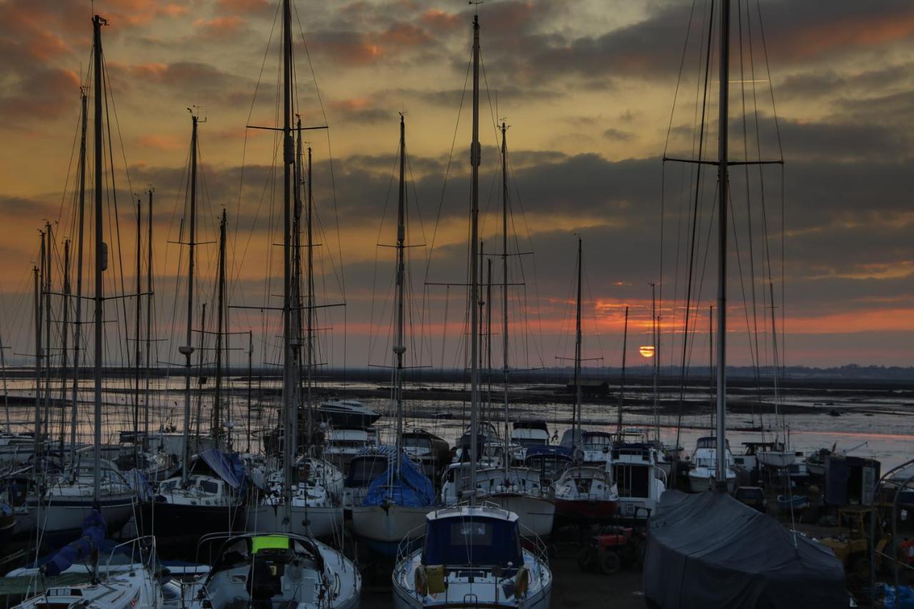 The Victory At Mersea West Mersea Extérieur photo
